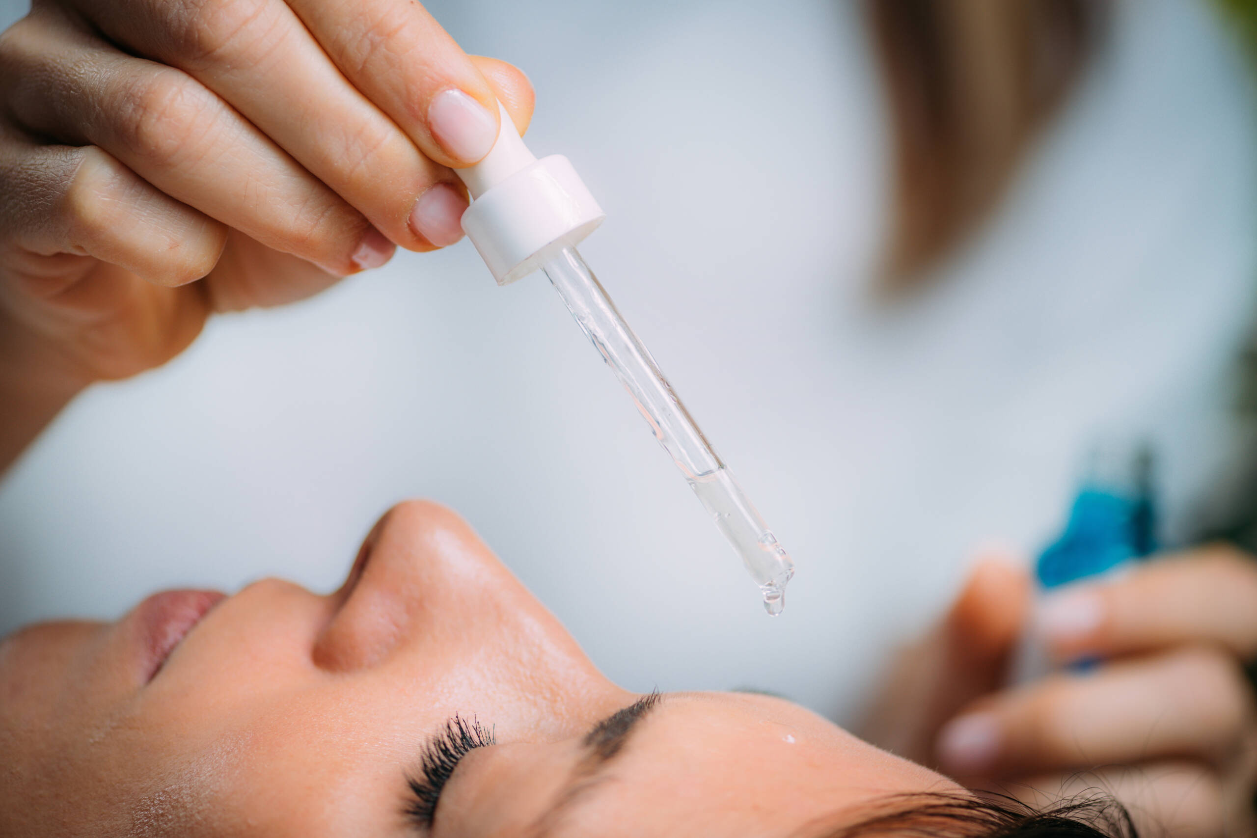 Zabieg odmładzający Bydgoszcz – Retinol + witamina C
